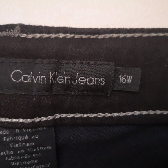 NWT Calvin Klein Ladies Plus Size 16W x 32 Black Bootcut Jeans - Picture 3 of 15